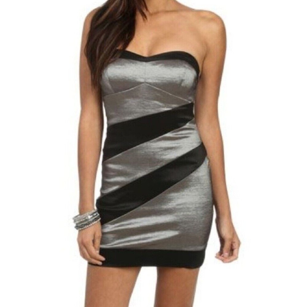 Hot Gal Metallic Strapless Mini Dress Womens MED Silver Black Bodycon Sexy Edgy